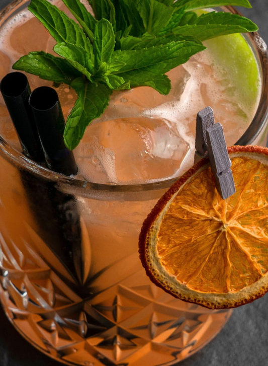 10 Easy Cocktail Garnishes That Impress Every Guest