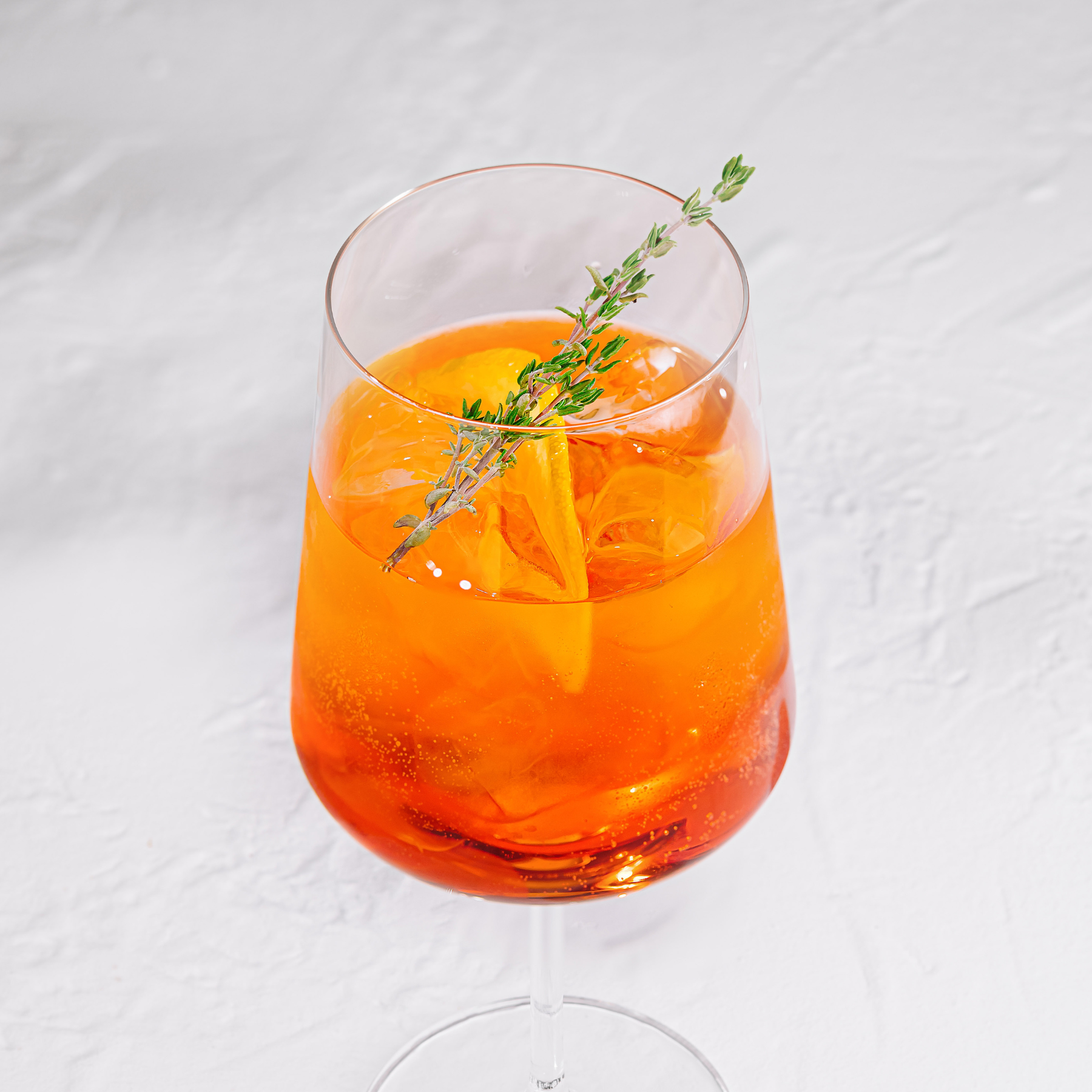  Organic-style fresh thyme for gourmet meals, herbal garnishes, and infusions